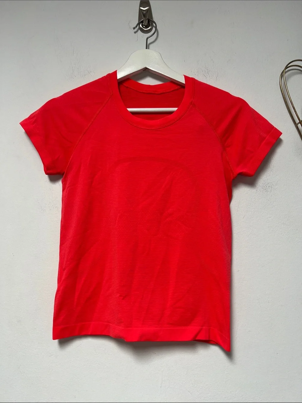 Lululemon Swiftly Tech Short Sleeve Shirt 2.0 *Race Length size 6